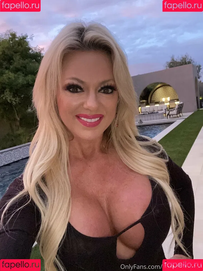chanelstjames Onlyfans Photo Gallery 