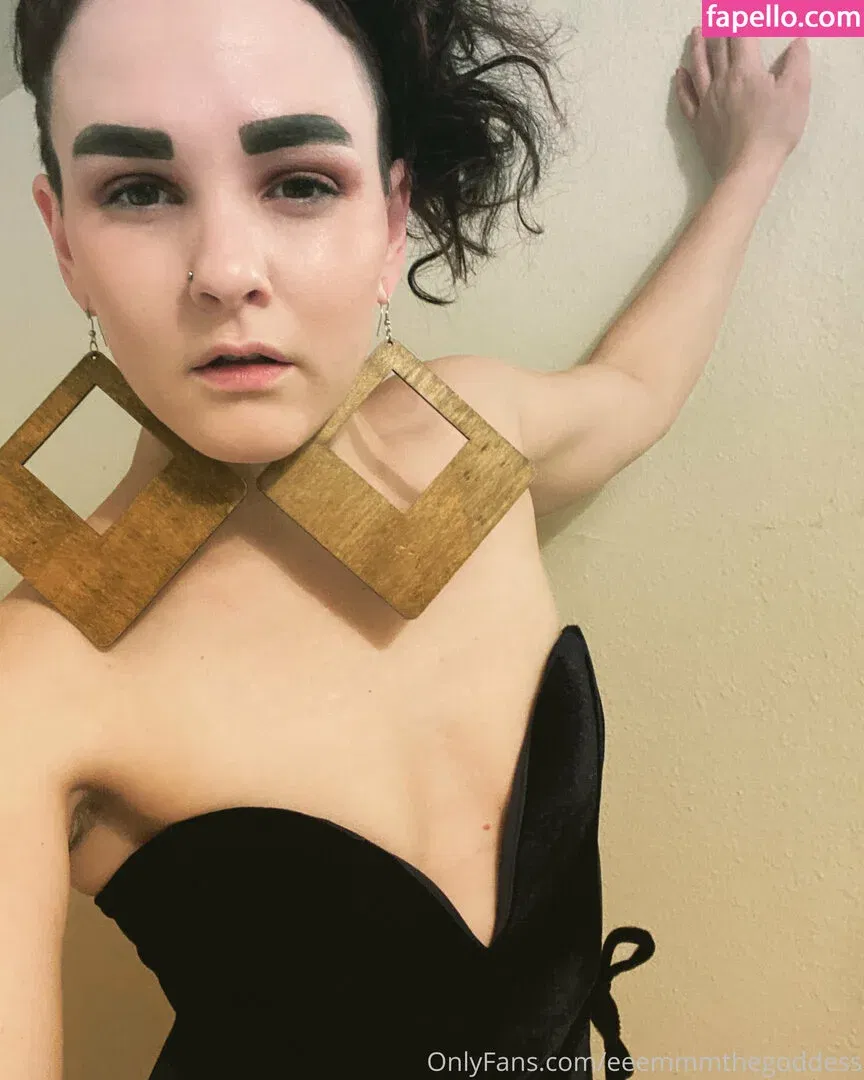 eeemmmthegoddess Onlyfans Photo Gallery 