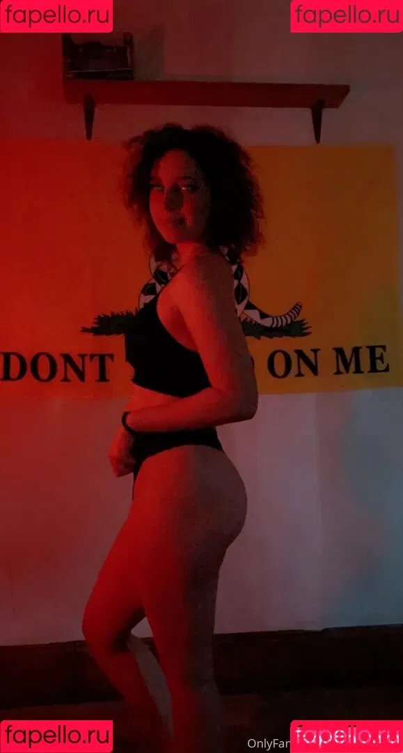 itsyagirlsky Onlyfans Photo Gallery 