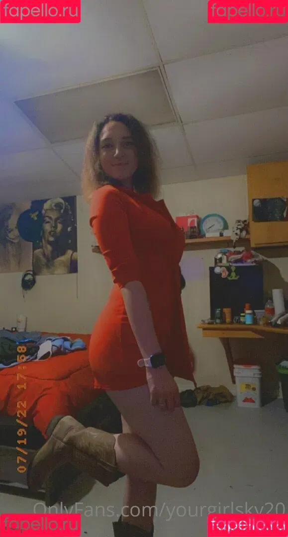 itsyagirlsky Onlyfans Photo Gallery 