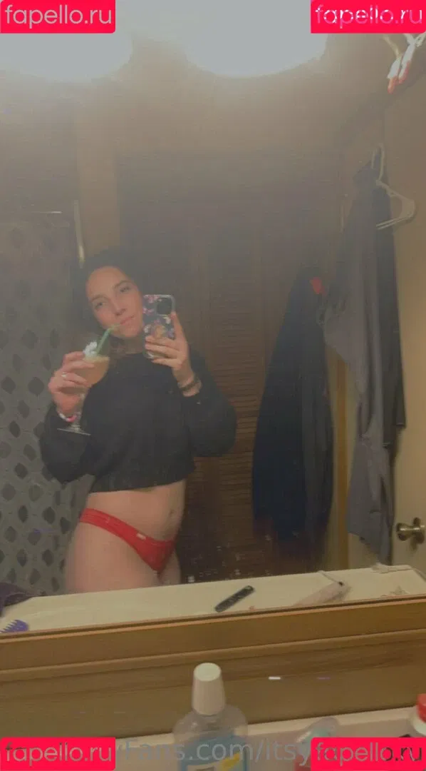 itsyagirlsky Onlyfans Photo Gallery 