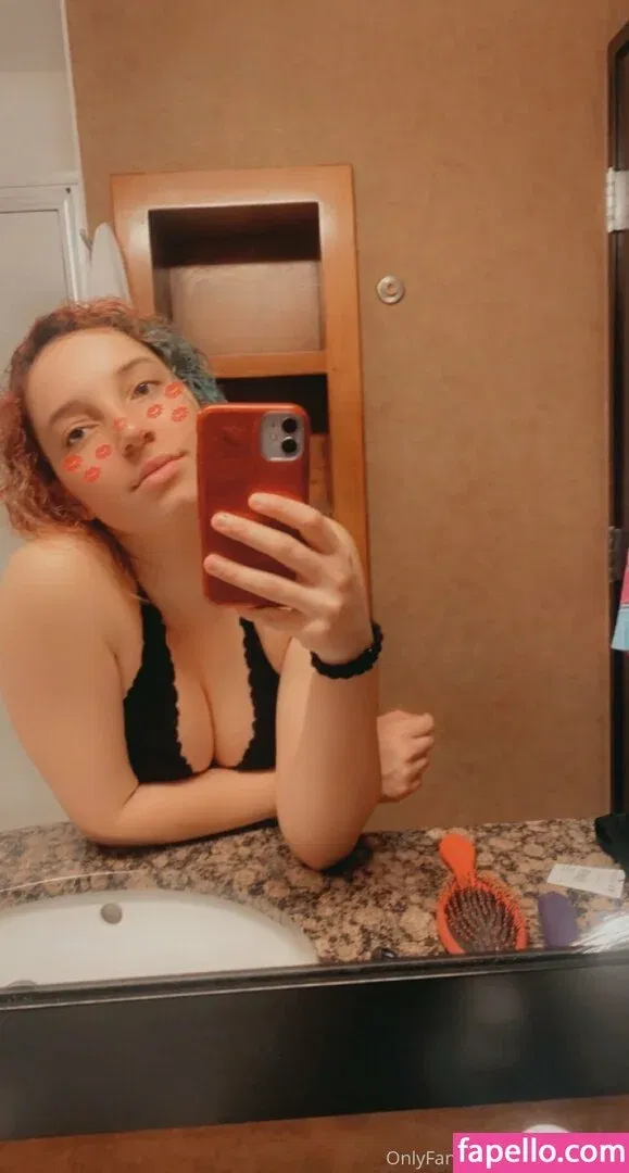 itsyagirlsky Onlyfans Photo Gallery 