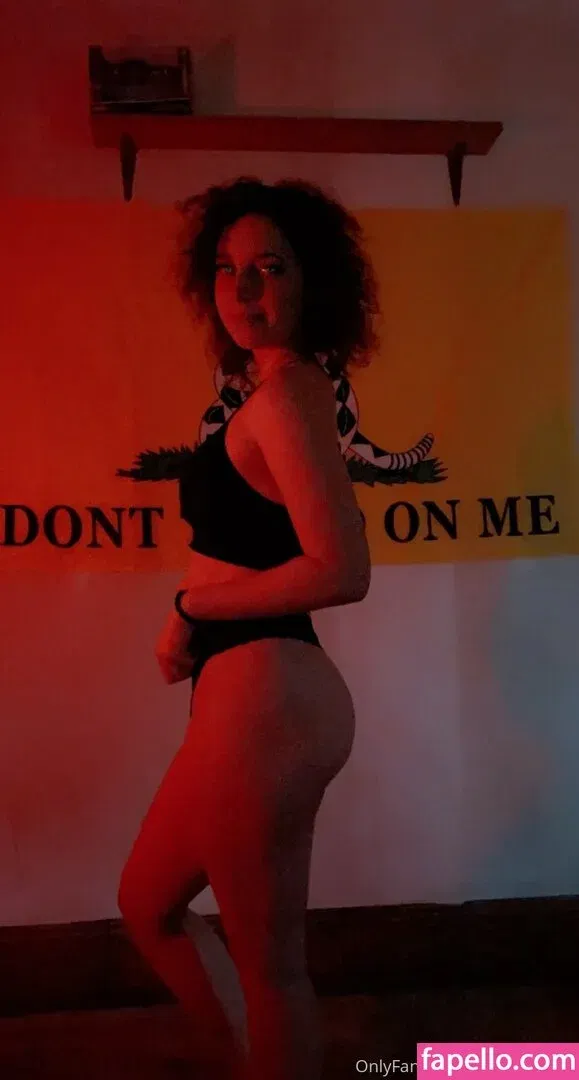 itsyagirlsky Onlyfans Photo Gallery 