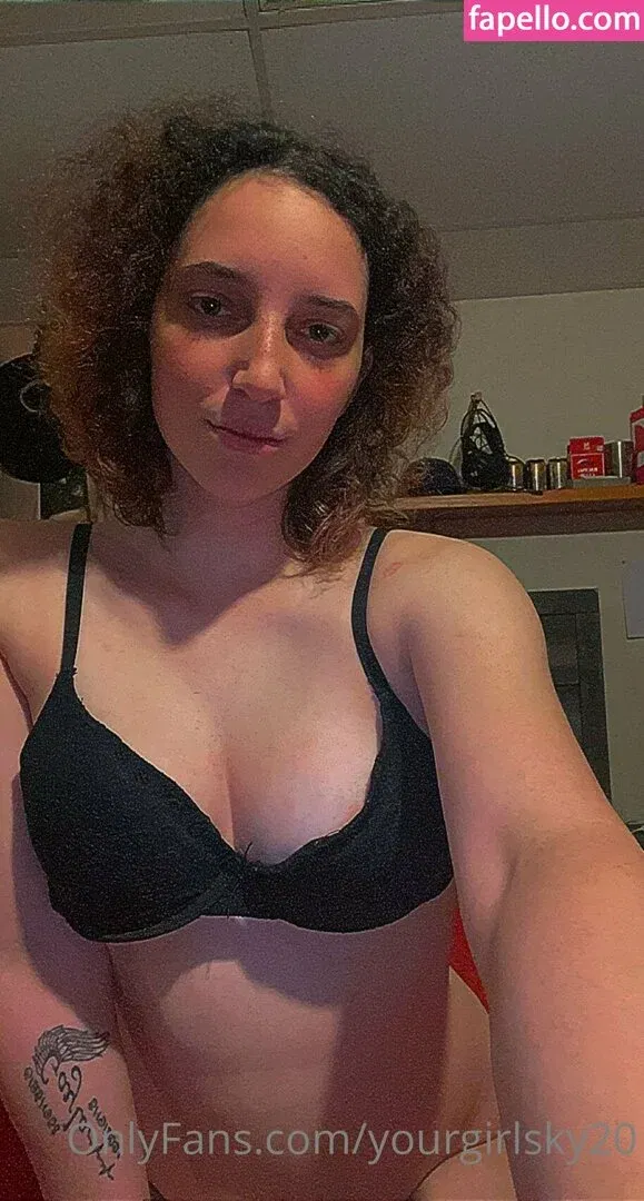 itsyagirlsky Onlyfans Photo Gallery 