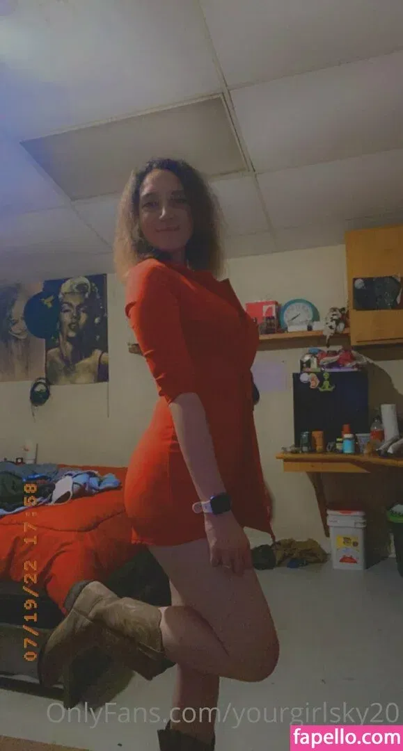 itsyagirlsky Onlyfans Photo Gallery 