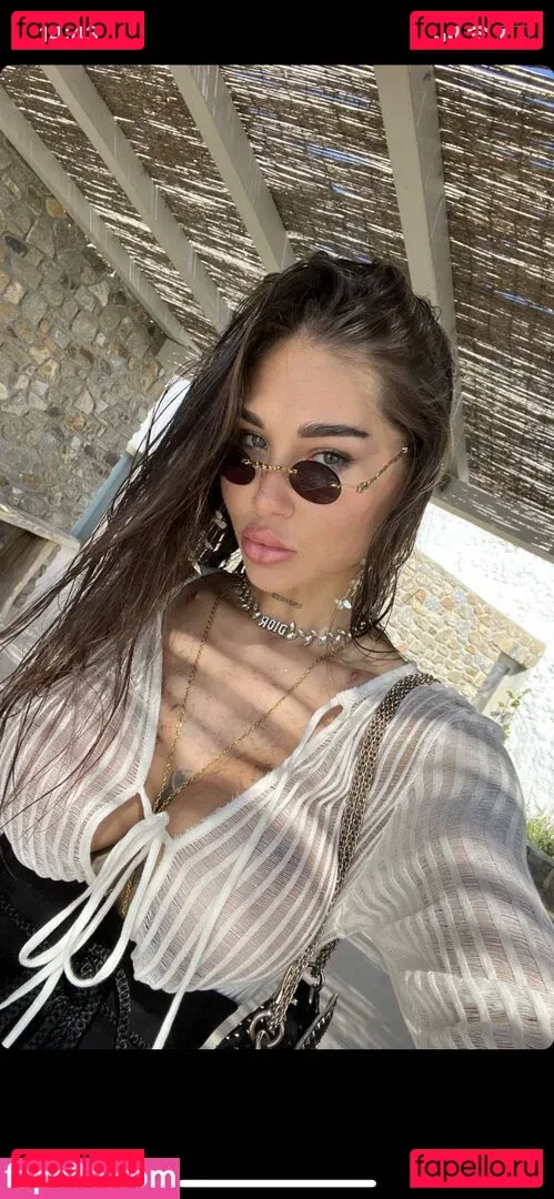 Elizabeth Definhy Onlyfans Photo Gallery 