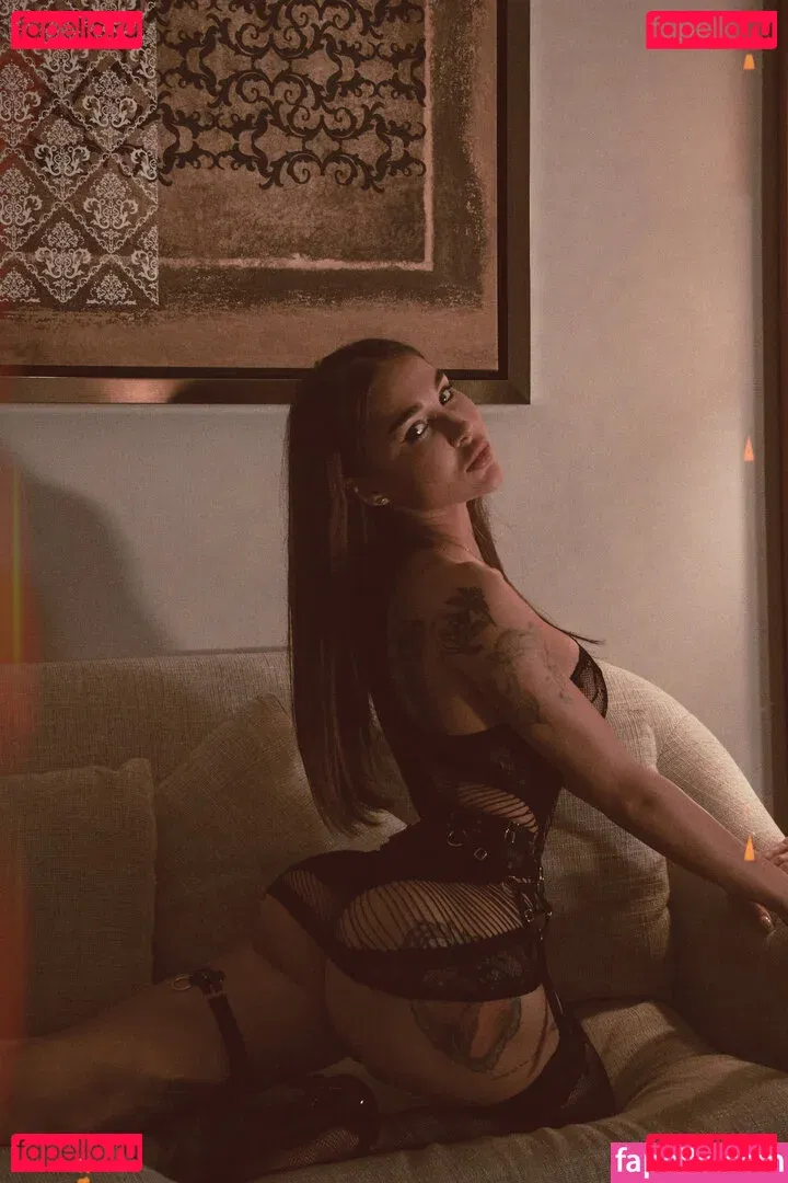 Elizabeth Definhy Onlyfans Photo Gallery 