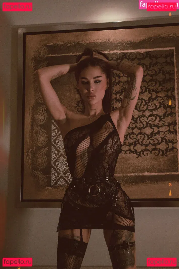 Elizabeth Definhy Onlyfans Photo Gallery 