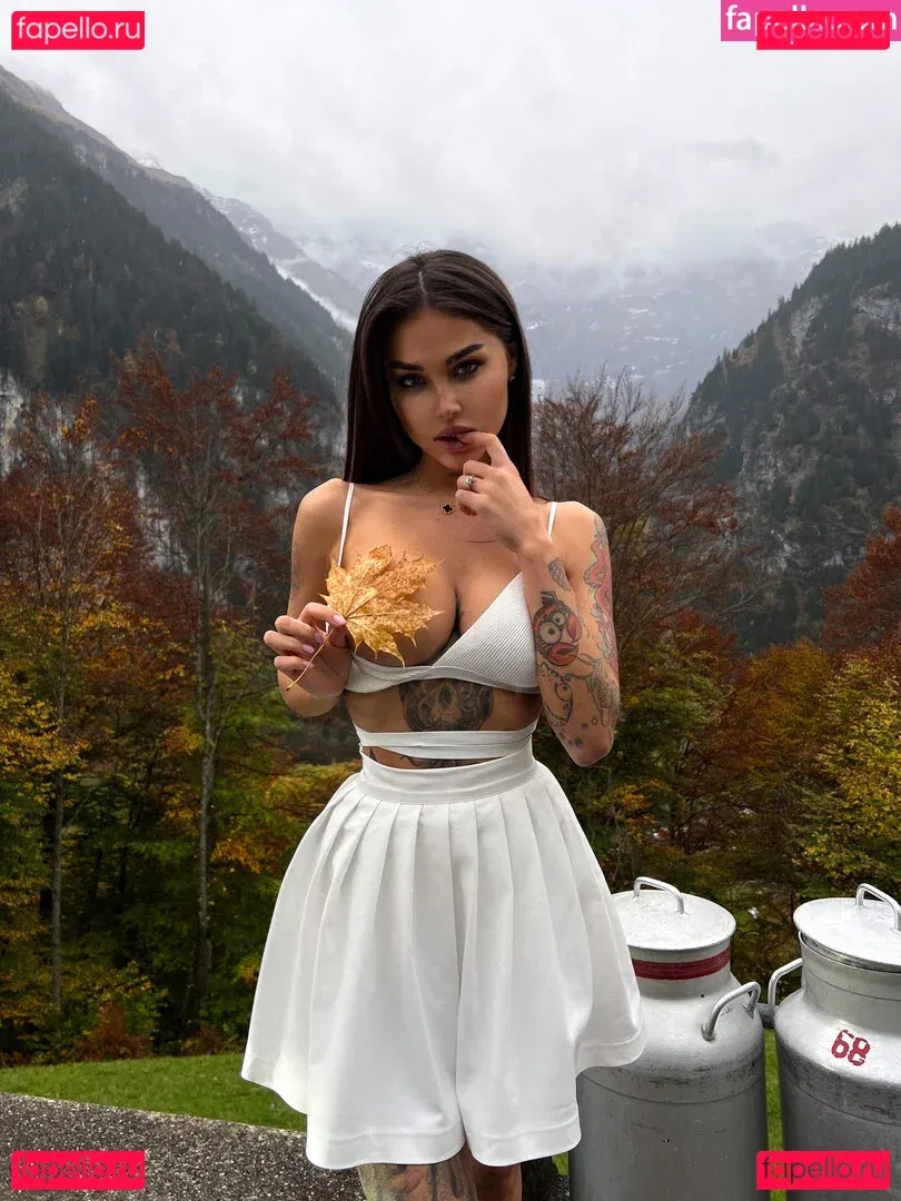 Elizabeth Definhy Onlyfans Photo Gallery 