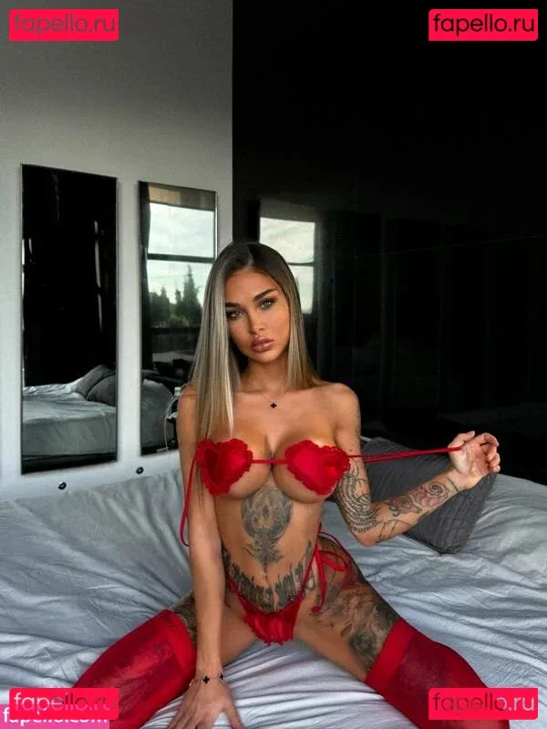 Elizabeth Definhy Onlyfans Photo Gallery 