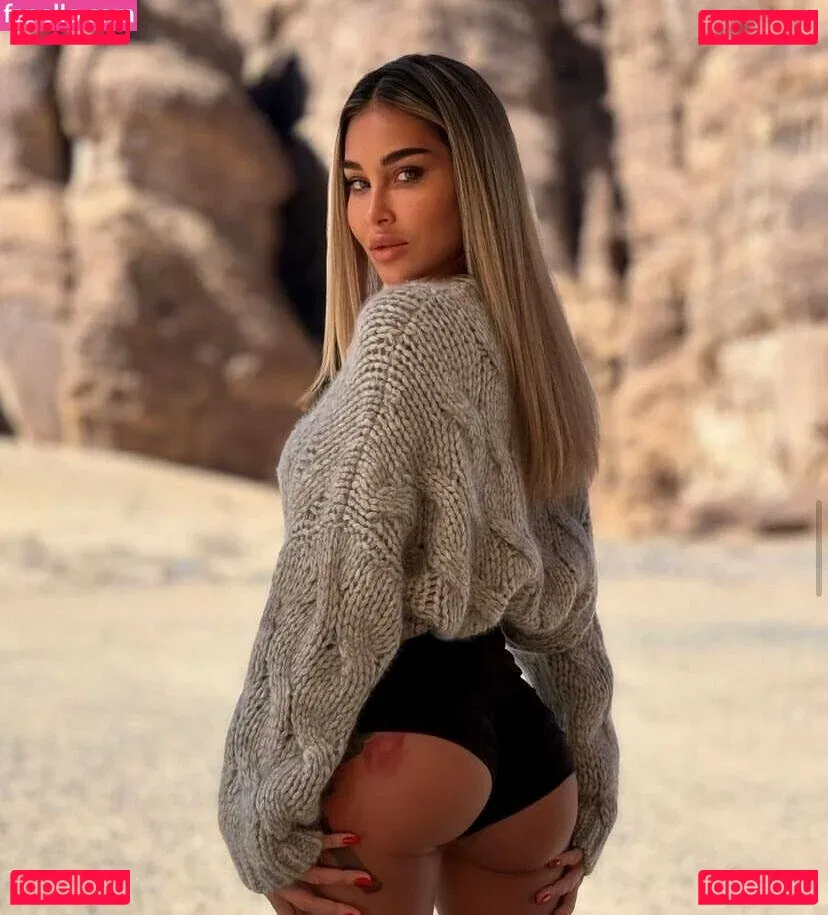 Elizabeth Definhy Onlyfans Photo Gallery 