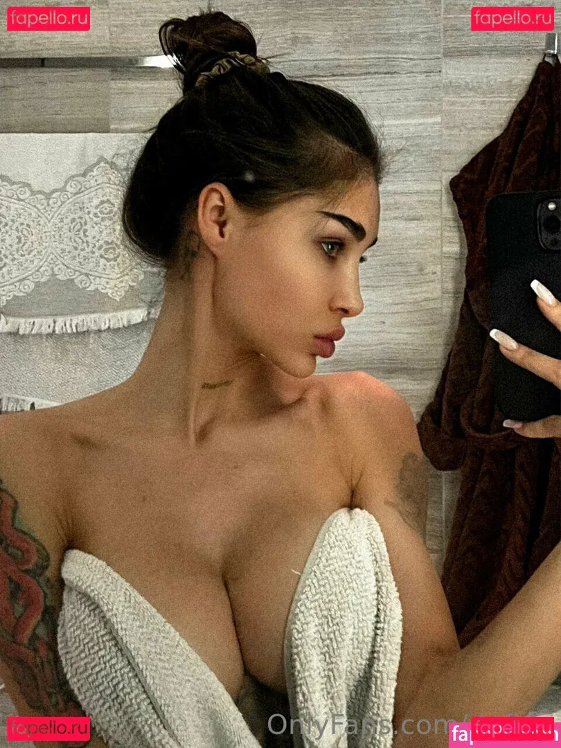 Elizabeth Definhy Onlyfans Photo Gallery 