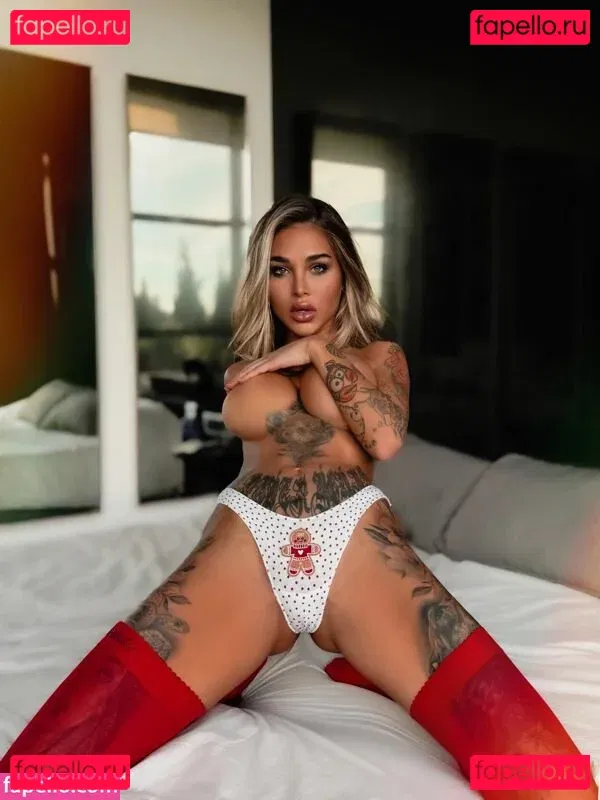 Elizabeth Definhy Onlyfans Photo Gallery 