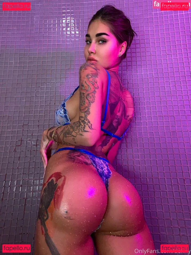 Elizabeth Definhy Onlyfans Photo Gallery 