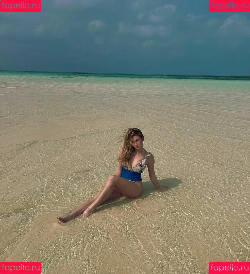 Roksana Węgiel Onlyfans Photo Gallery 