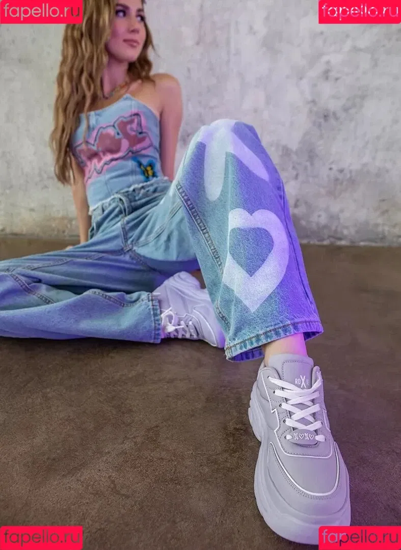 Roksana Węgiel Onlyfans Photo Gallery 