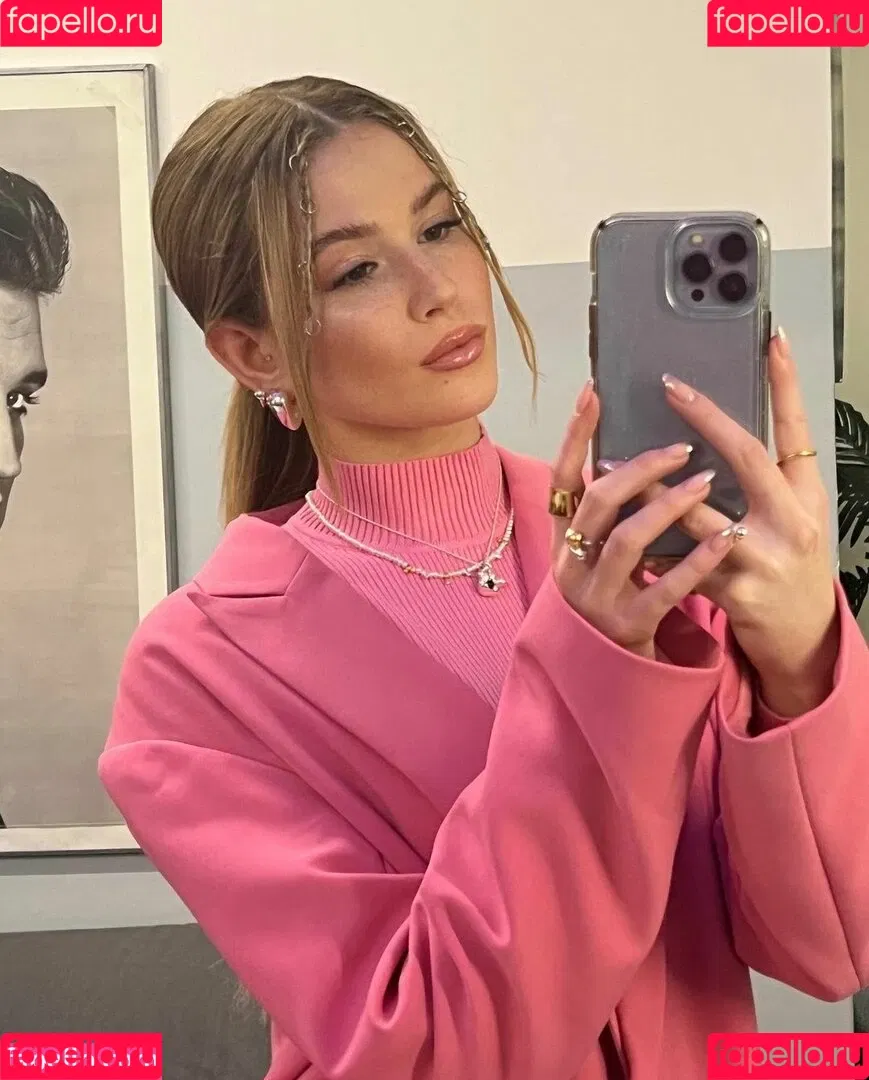 Roksana Węgiel Onlyfans Photo Gallery 