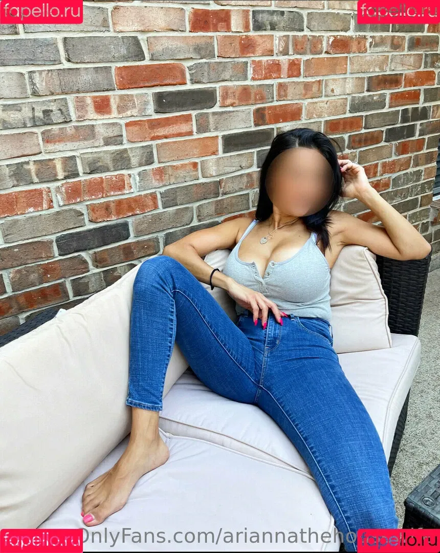 ariannathehousewife Onlyfans Photo Gallery 