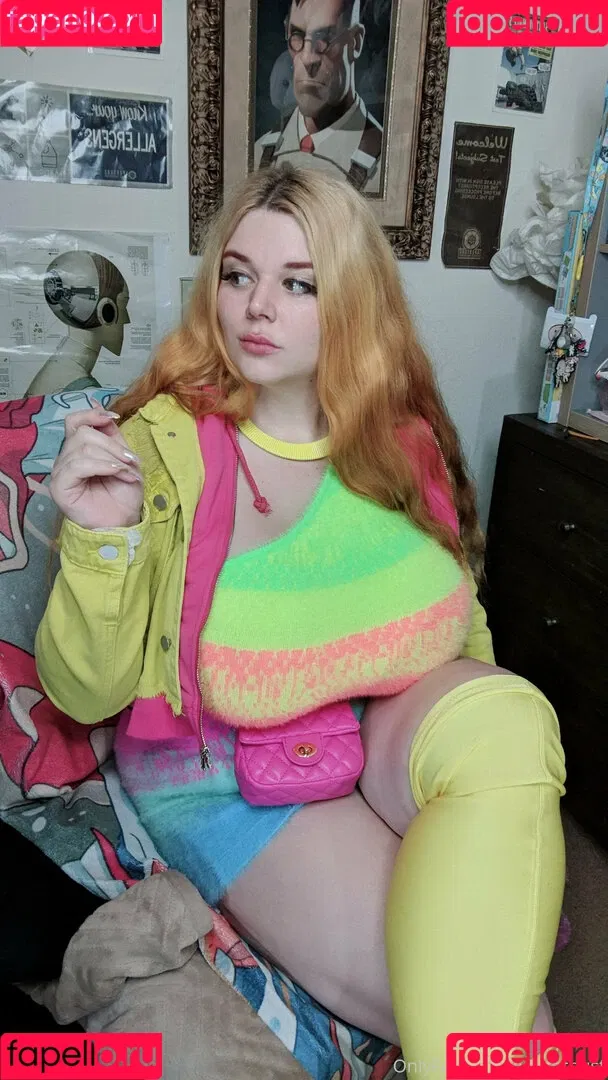 underbust Onlyfans Photo Gallery 