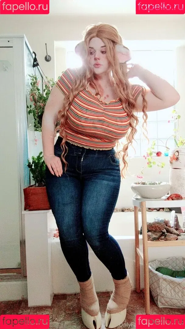 underbust Onlyfans Photo Gallery 