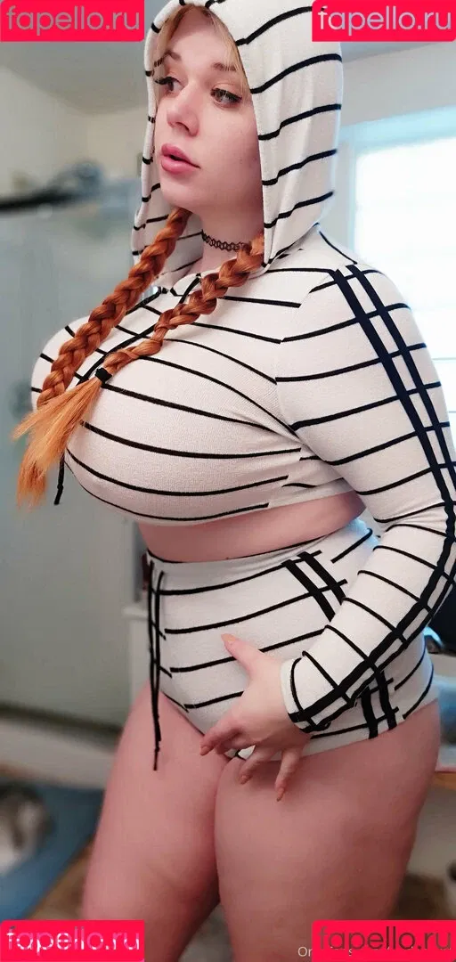 underbust Onlyfans Photo Gallery 