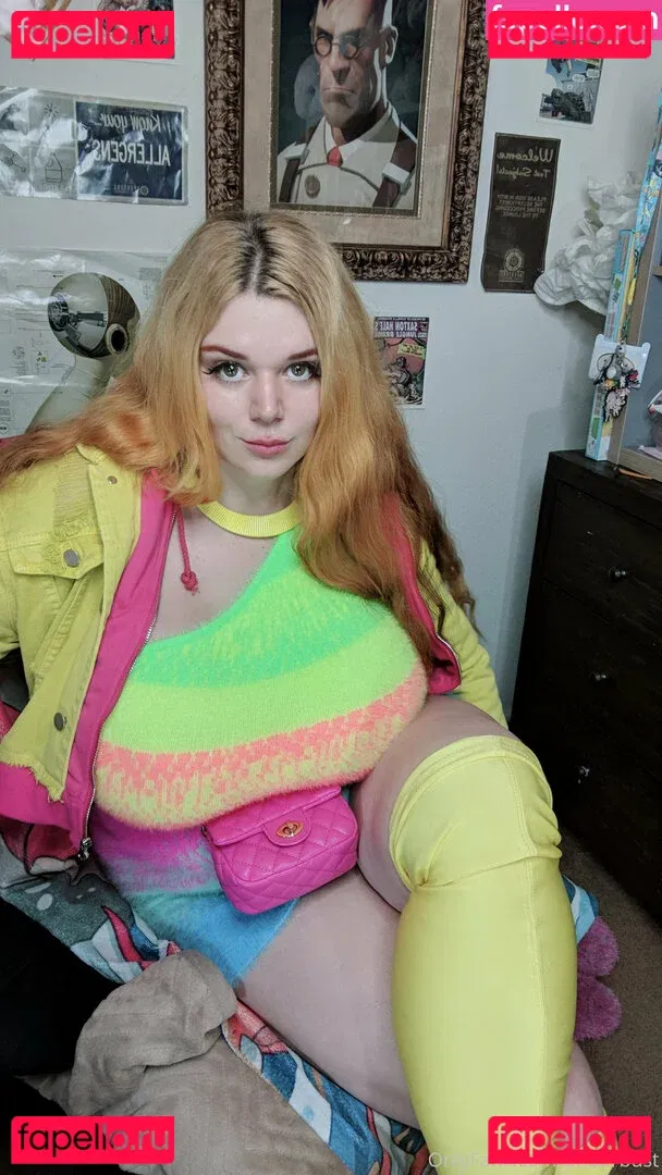 underbust Onlyfans Photo Gallery 