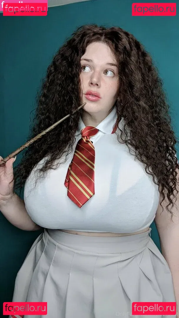 underbust Onlyfans Photo Gallery 