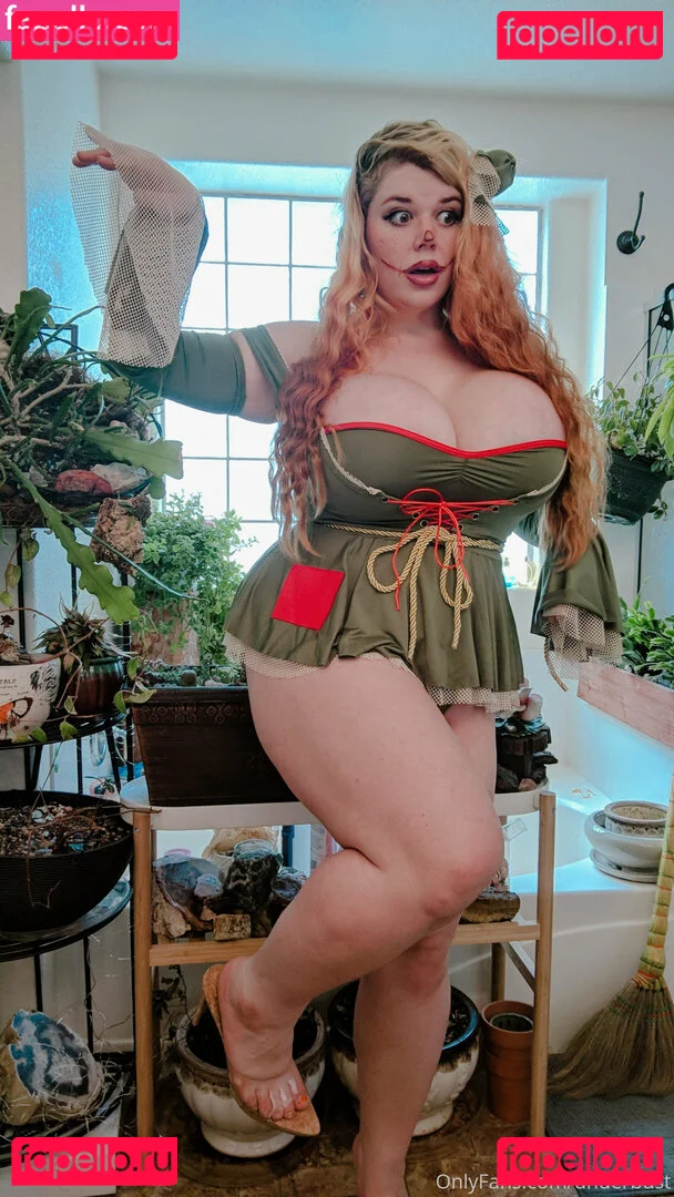 underbust Onlyfans Photo Gallery 