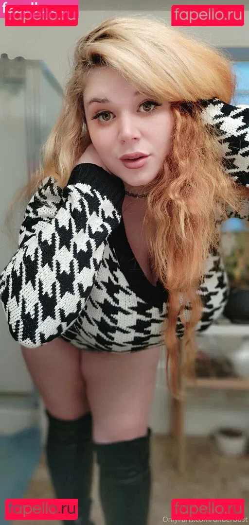 underbust Onlyfans Photo Gallery 