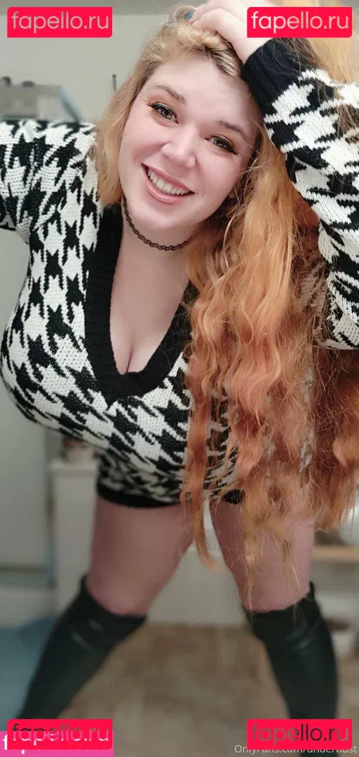 underbust Onlyfans Photo Gallery 