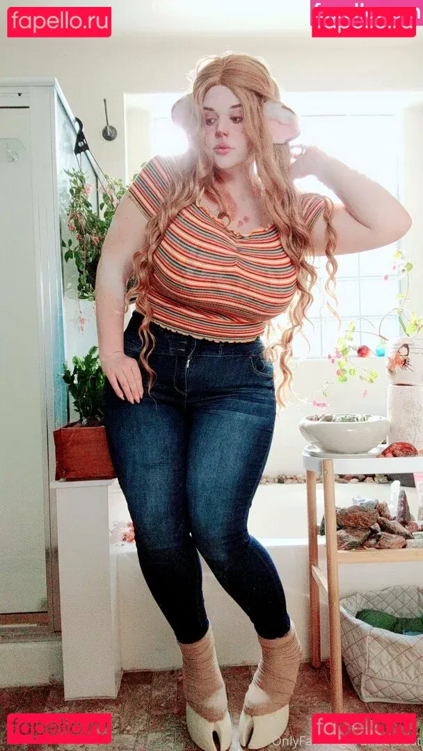 underbust Onlyfans Photo Gallery 