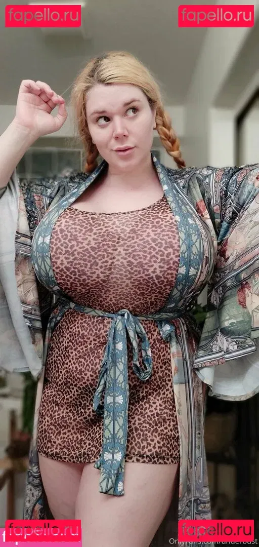 underbust Onlyfans Photo Gallery 