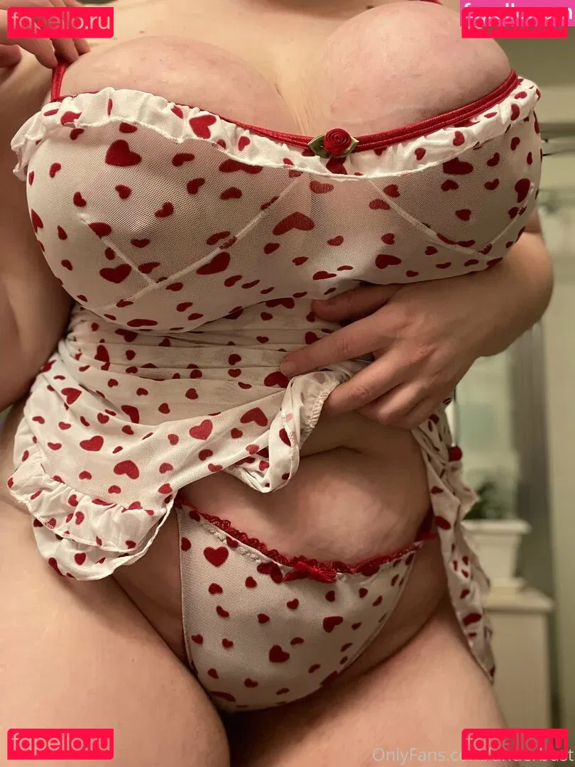 underbust Onlyfans Photo Gallery 