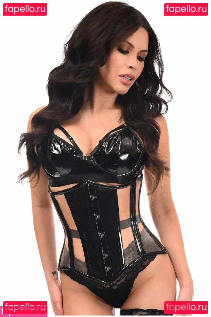 underbust Onlyfans Photo Gallery 