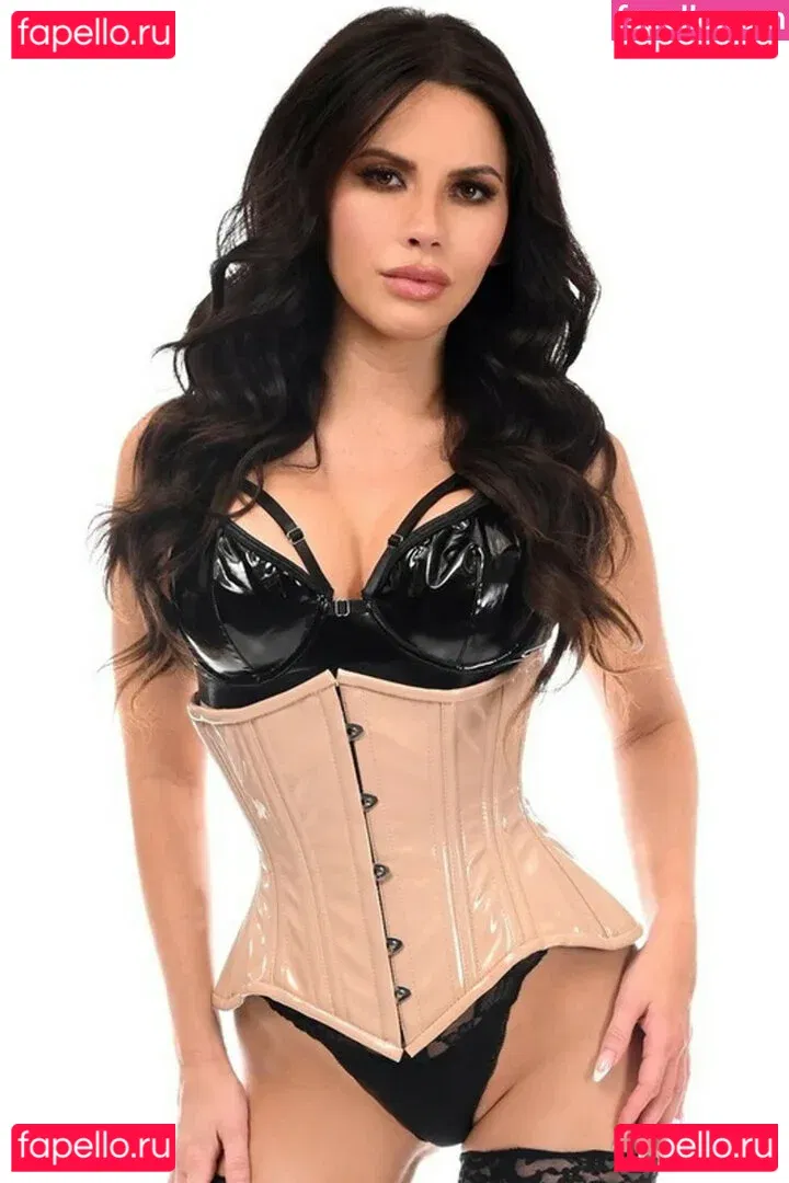 underbust Onlyfans Photo Gallery 