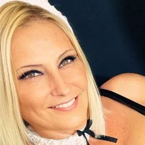 Miri_Ella Onlyfans Photo Gallery 