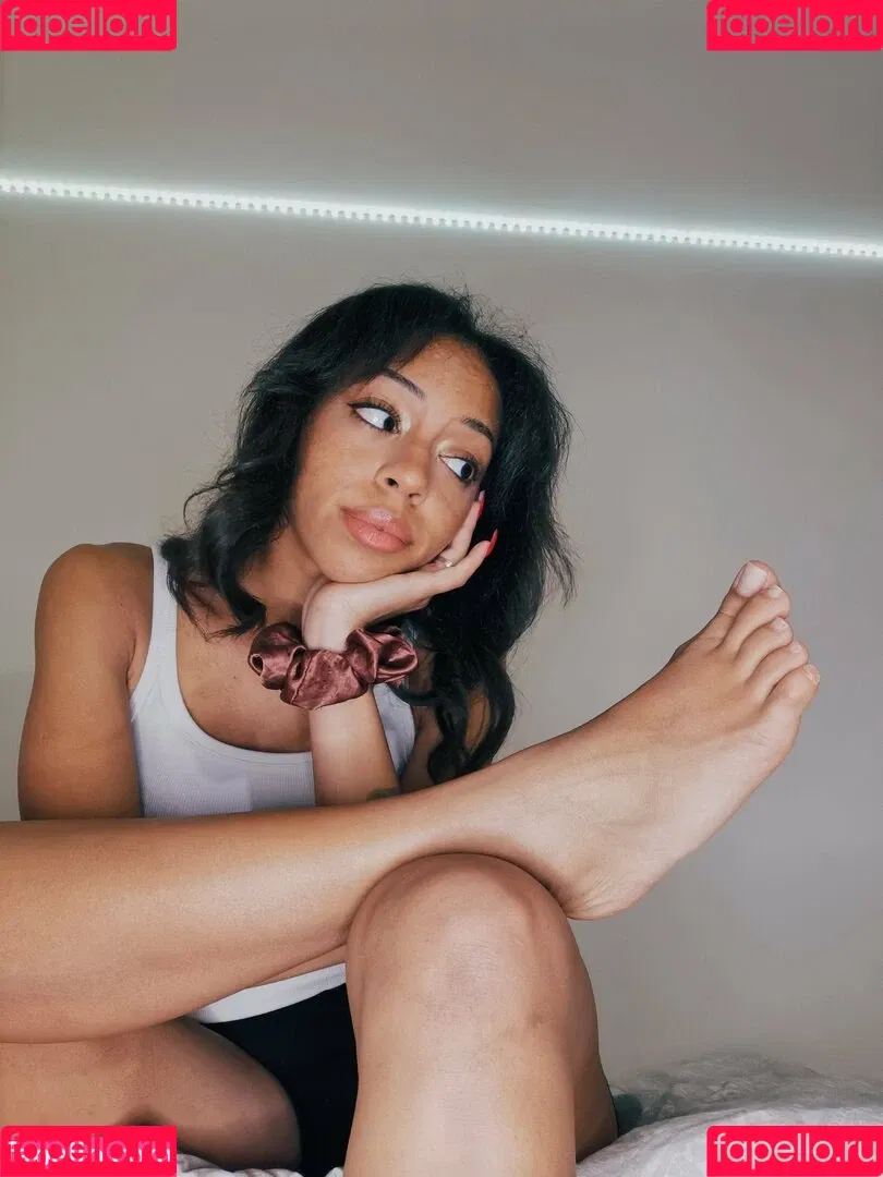 feetofmelanie Onlyfans Photo Gallery 