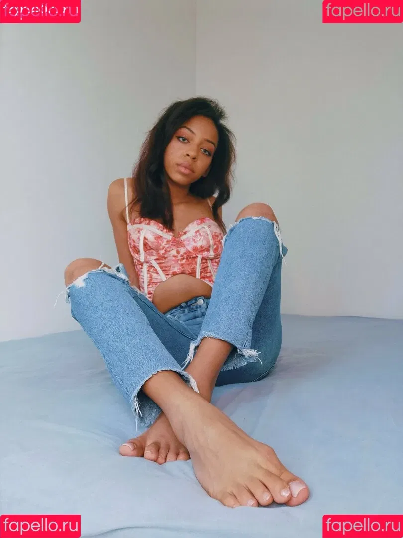 feetofmelanie Onlyfans Photo Gallery 