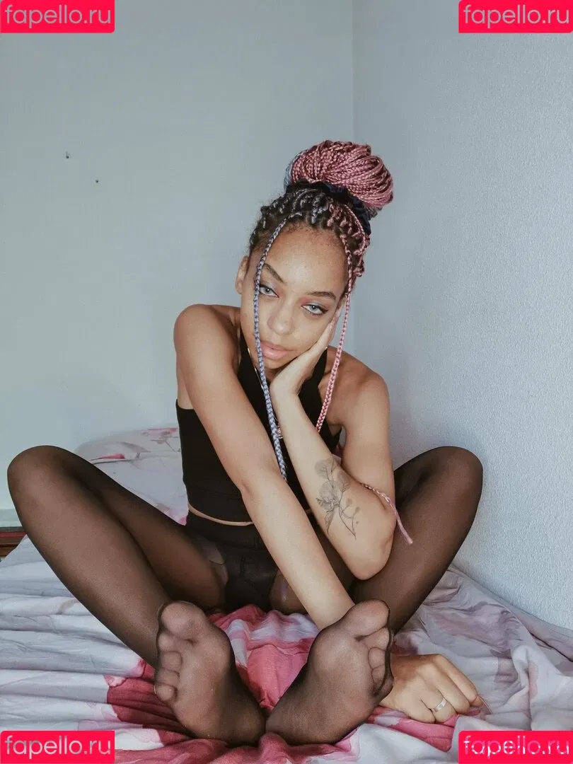 feetofmelanie Onlyfans Photo Gallery 