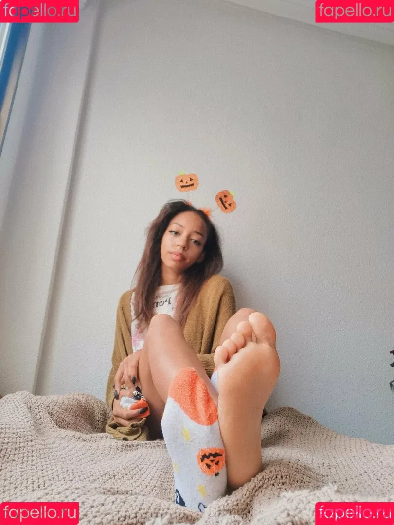 feetofmelanie Onlyfans Photo Gallery 