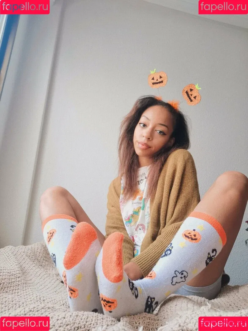 feetofmelanie Onlyfans Photo Gallery 