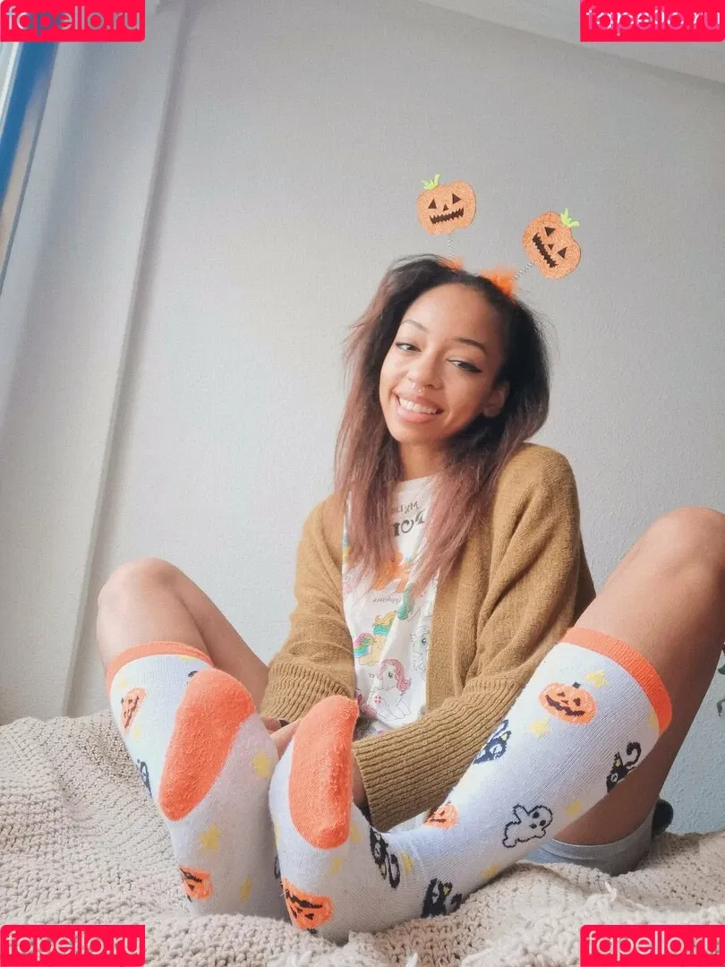 feetofmelanie Onlyfans Photo Gallery 