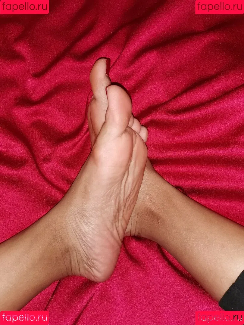 feetofmelanie Onlyfans Photo Gallery 