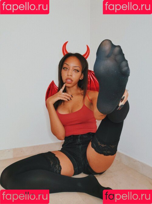 feetofmelanie Onlyfans Photo Gallery 