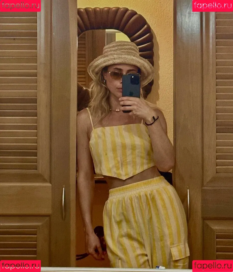 Melissa Roxburgh Onlyfans Photo Gallery 