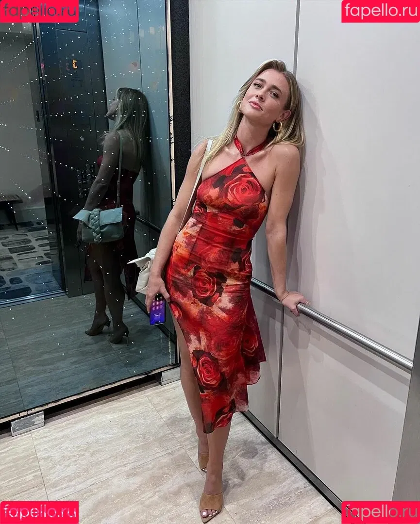 Melissa Roxburgh Onlyfans Photo Gallery 