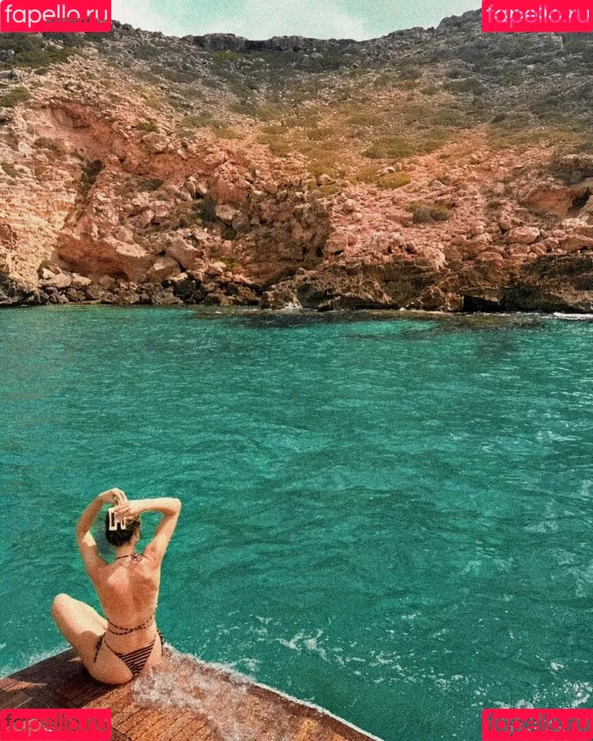 Melissa Roxburgh Onlyfans Photo Gallery 
