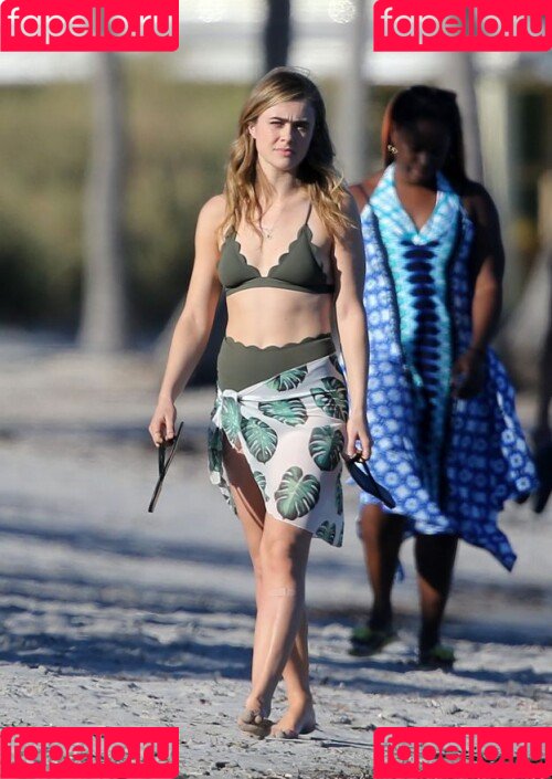 Melissa Roxburgh Onlyfans Photo Gallery 