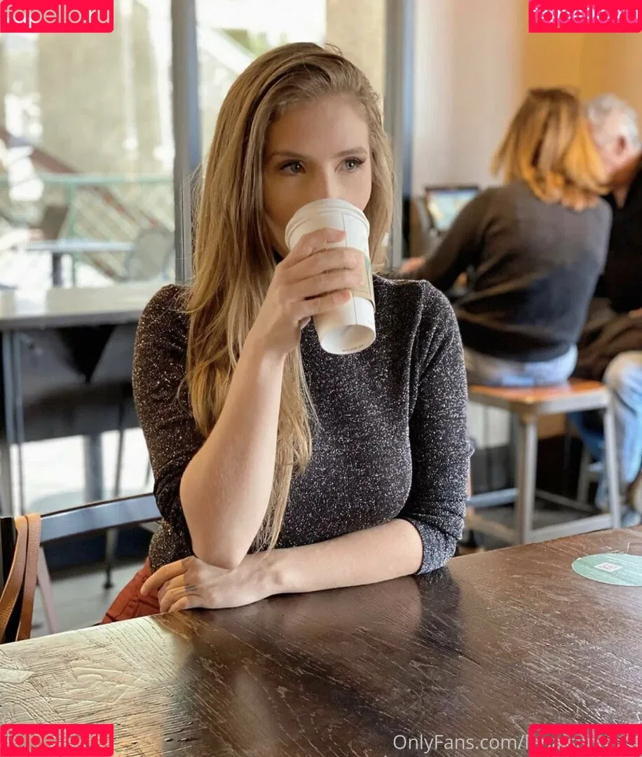 lenaisapeach Onlyfans Photo Gallery 