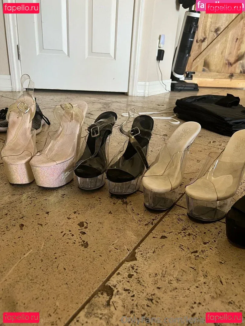 lenaisapeach Onlyfans Photo Gallery 